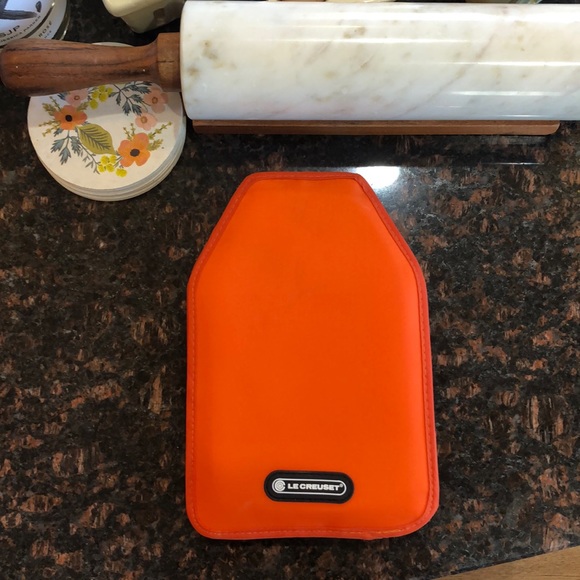 Le Creuset Other - Le Creuset wine cooler sleeve, Flame